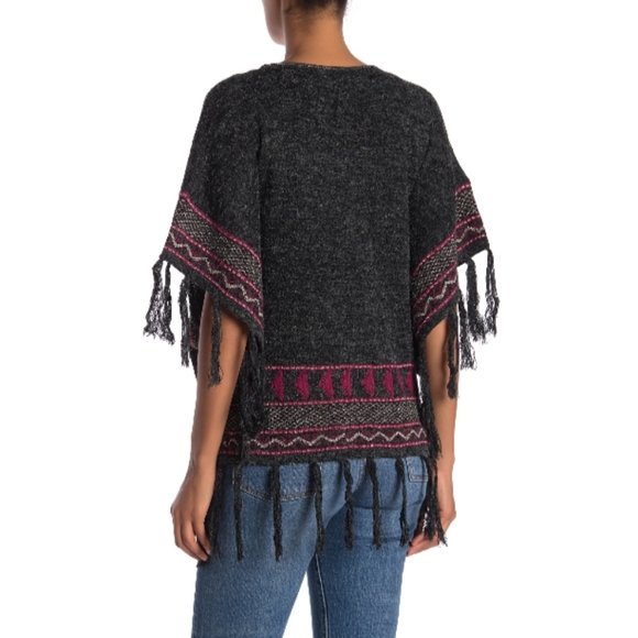 🆕 Papillon * 50% OFF * Tassel Pullover M-L - NWT - Picture 2 of 2